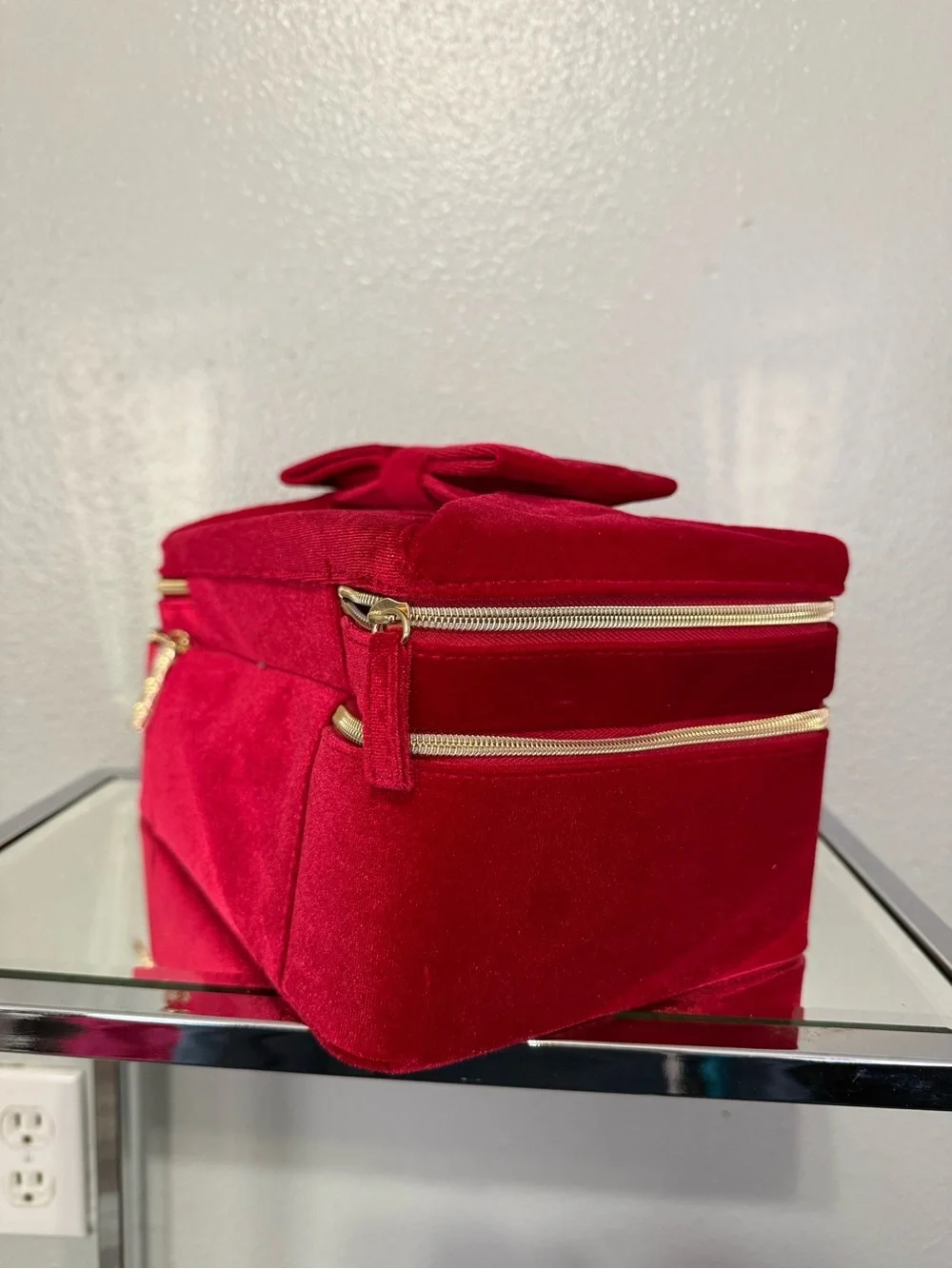 NEW Estée Lauder Red Velvet Bow Train Case Makeup Bag